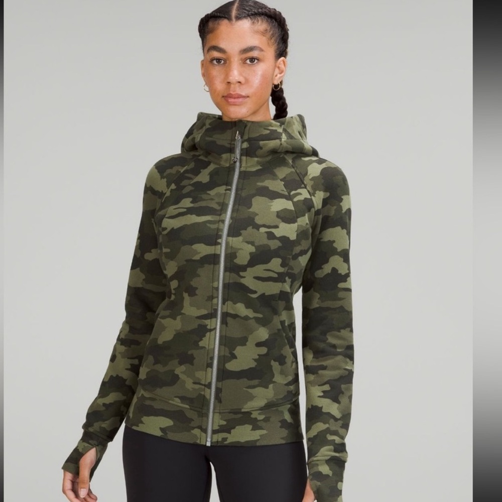 Lululemon Scuba camo size 4